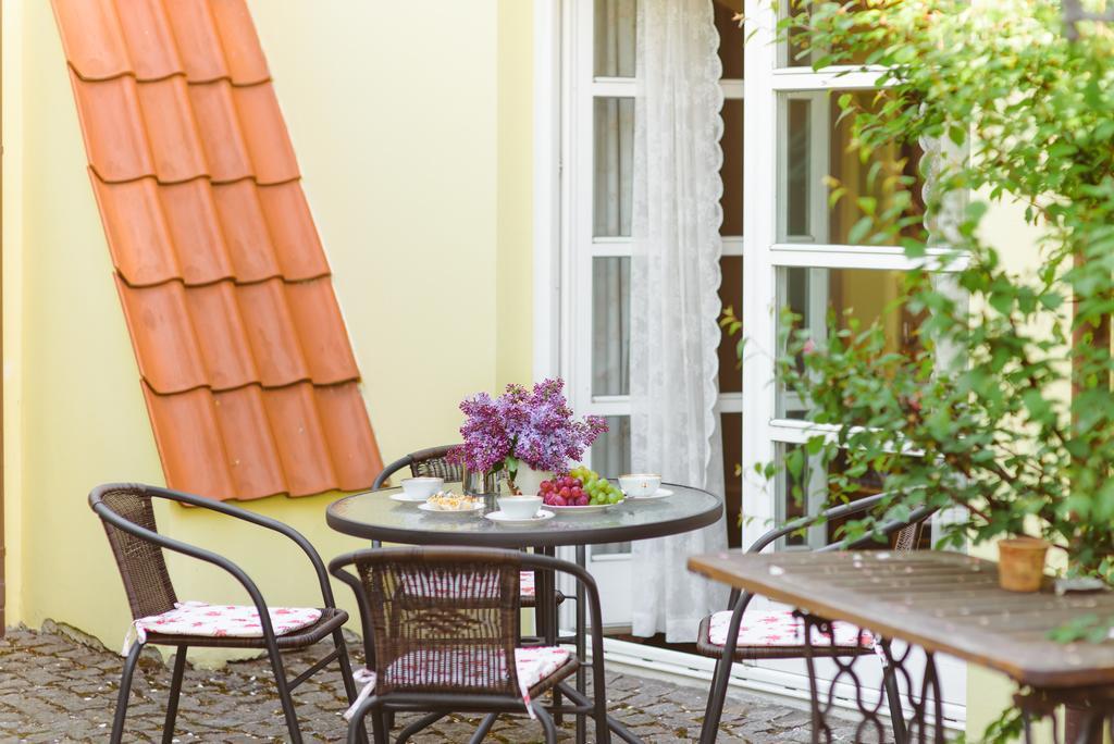 The Secret Garden Boutique B&B Vilnius Exteriör bild