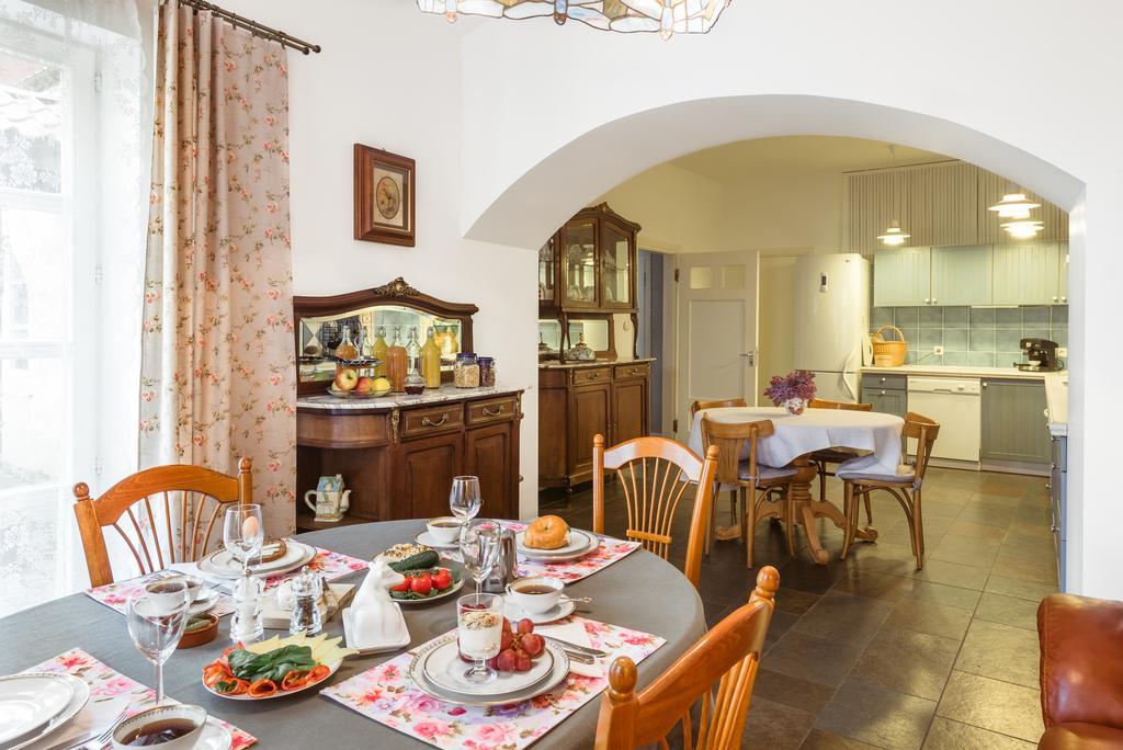 The Secret Garden Boutique B&B Vilnius Exteriör bild