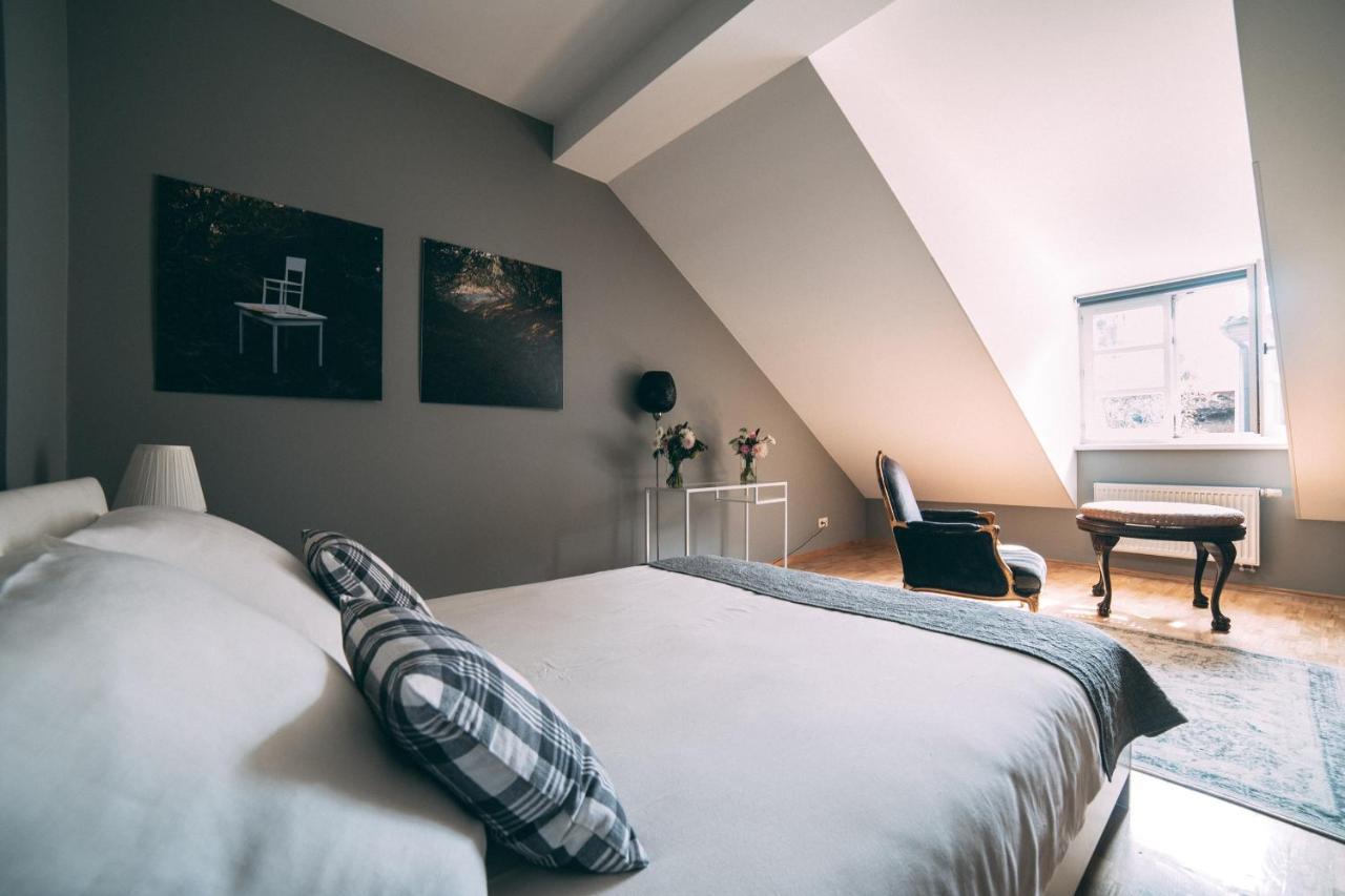 The Secret Garden Boutique B&B Vilnius Exteriör bild